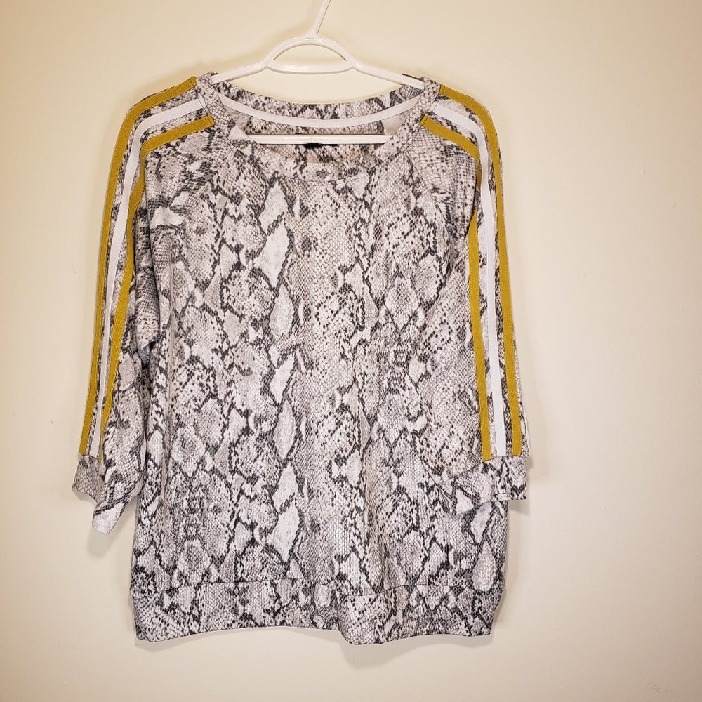 Simply Vera by Vera Wang Snake skin soft knit top